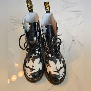 Brand new Floral Dr Martens 1460 Pascal size 7